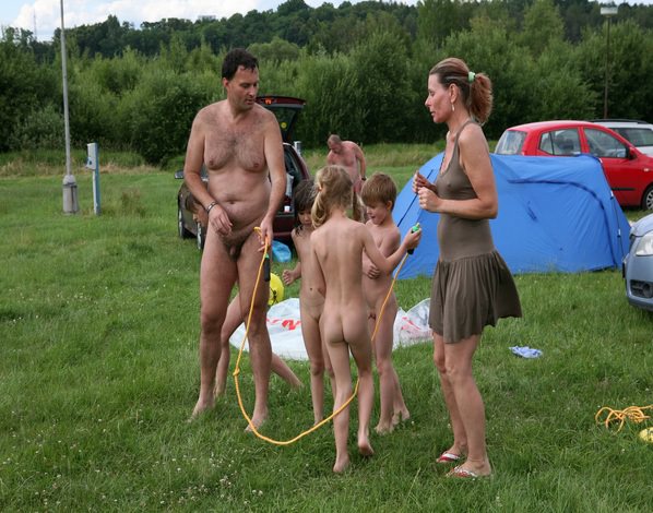 Photo nudism - games outdoors